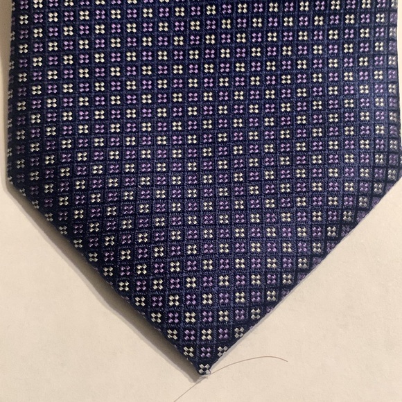 Tommy Hilfiger Navy tie brand new w/ tags - Picture 3 of 5
